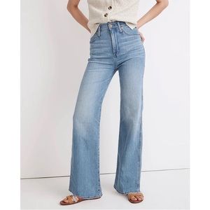 Madewell 11” high rise flared in conwell wash light blue women’s size 32P